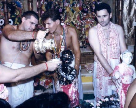 Helping perform installation of Radha Krsna deities in Atlanta 1986