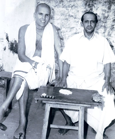 Shyamasundara dsa and his teacher Krsnan Potti